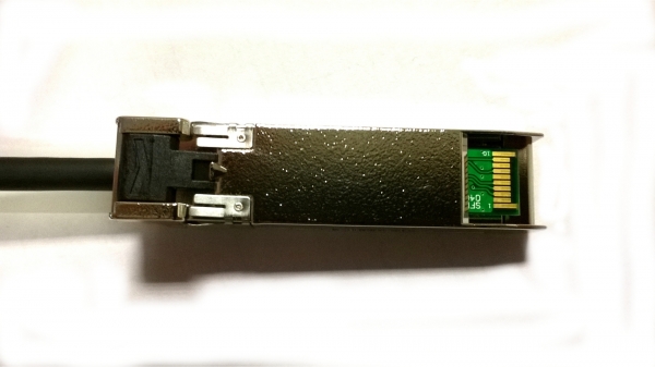 สาย DAC (Direct Attach Copper) สามารถใช้เป็น Stacking Cables ได้หรือไม่